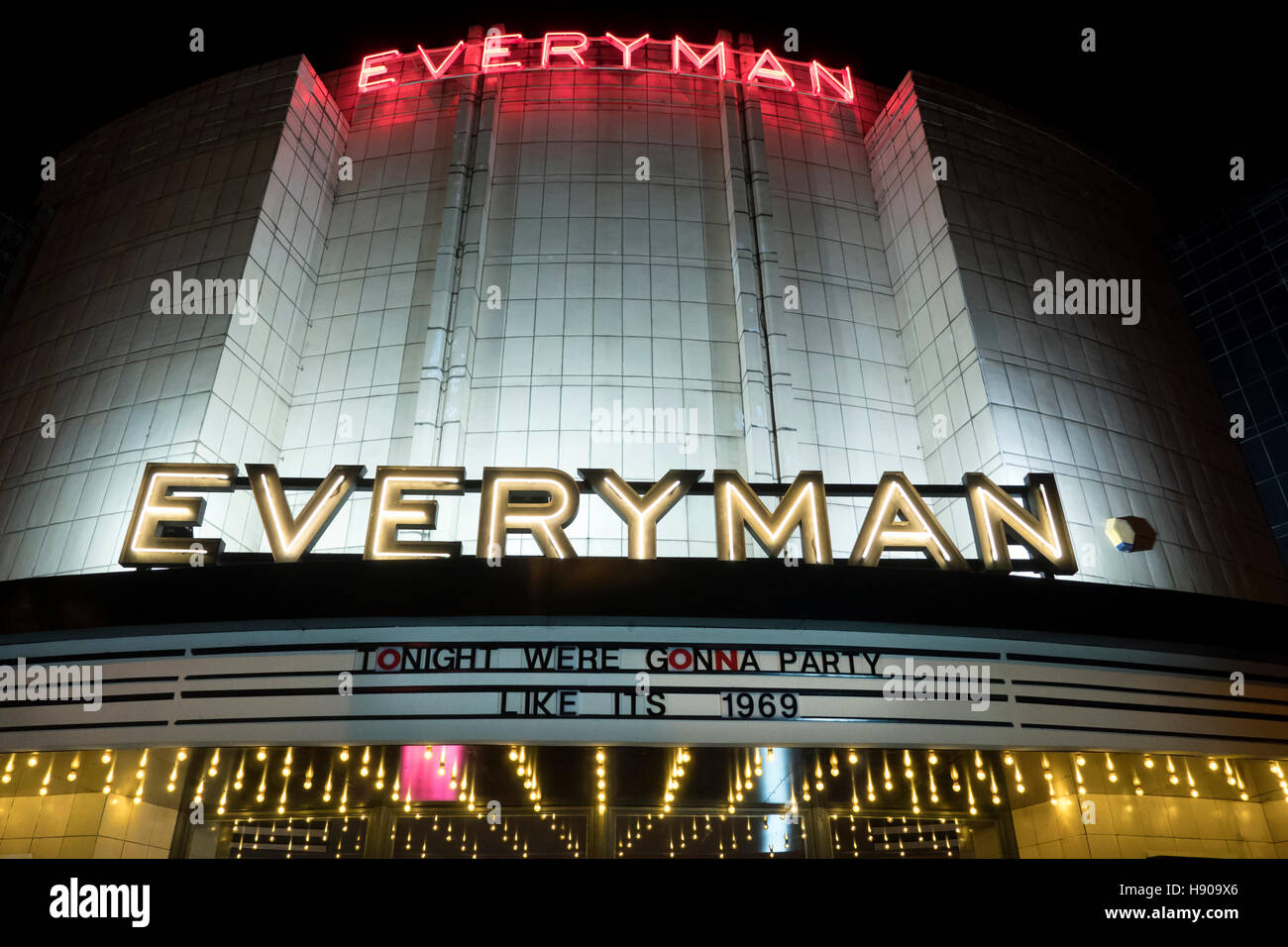 Londres, Reino Unido. 17 Nov, 2016. Reapertura de la Everyman Cinema Muswell Hill, Londres, Reino Unido en la noche del 17 de noviembre de 2016 Créditos: Martyn Goddard/Alamy Live News Foto de stock