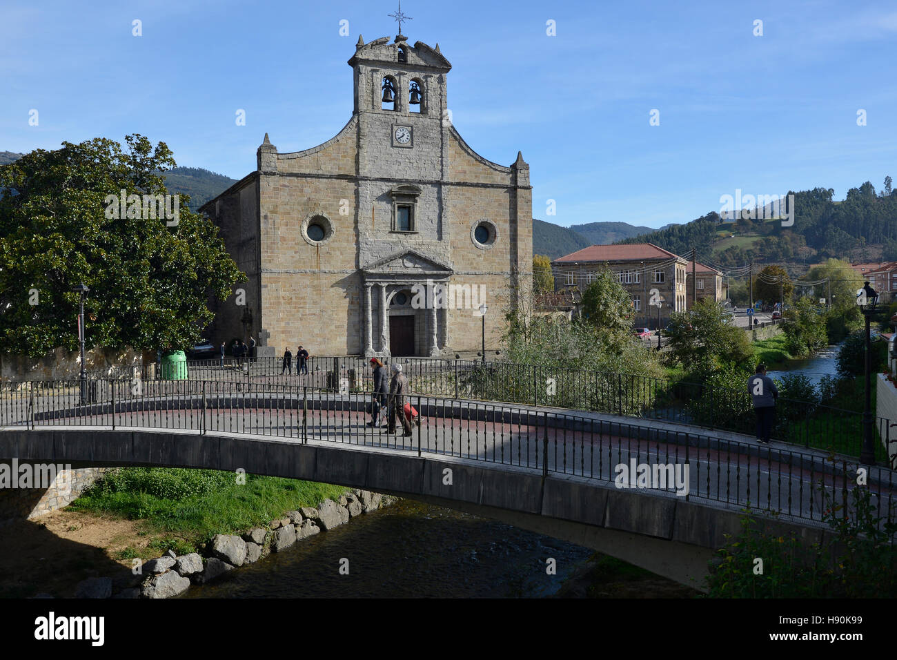 Foto de Iglesia de Santa María en Ampuero, Cantabria