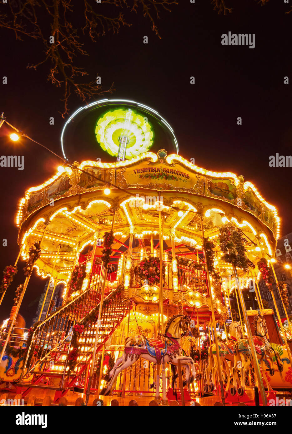 Reino Unido, Escocia, Lothian, Edimburgo, vista del mercado de Navidad en Princes Street. Foto de stock