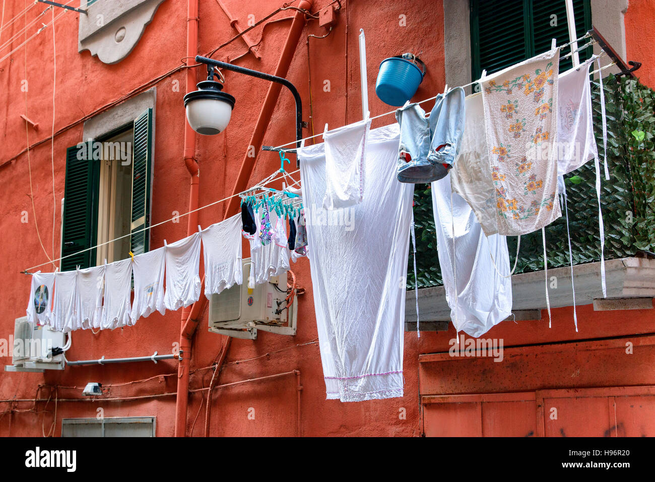 Escena callejera en Quartieri Spagnoli, Nápoles, Italia Foto de stock