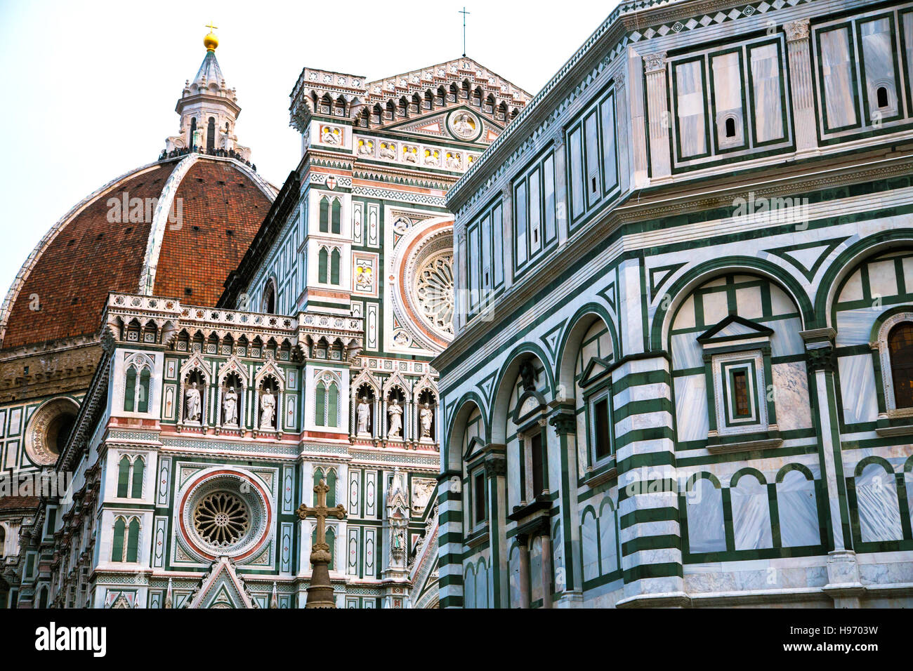 El Baptisterio y la Catedral de Florencia Italia Foto de stock