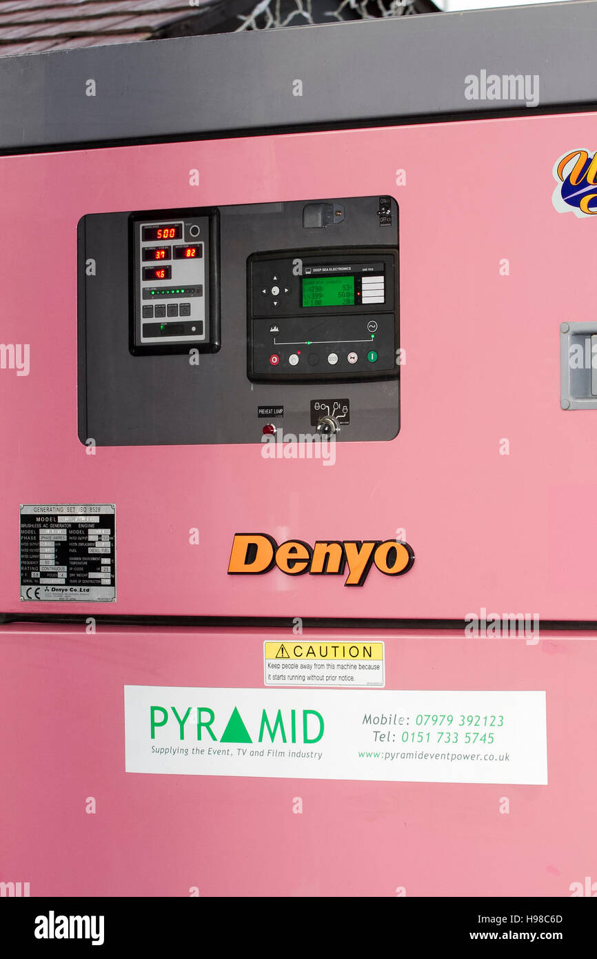 Generador Diesel auxiliar para alimentación eléctrica exterior Foto de stock