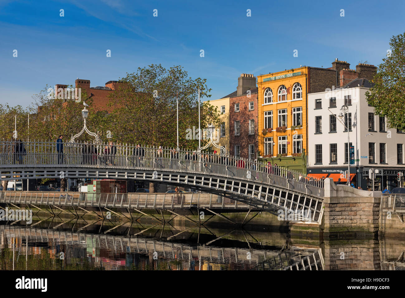 Ha'Penny Bridge Dublín Irlanda Foto de stock