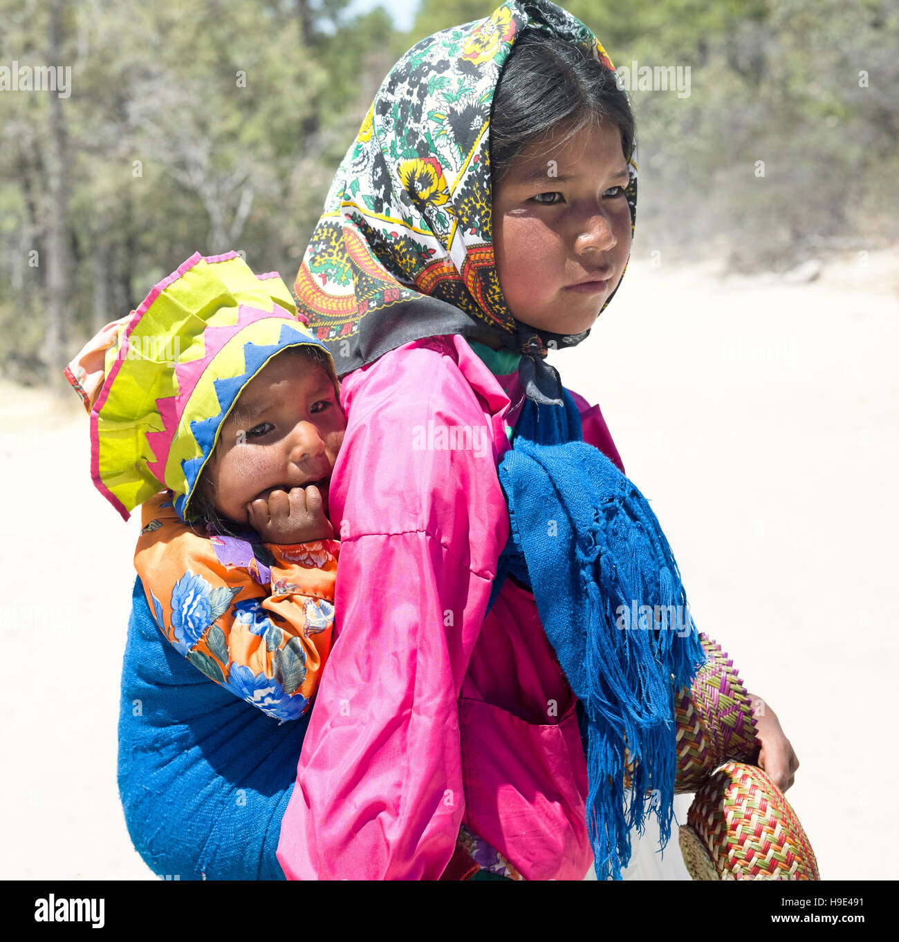 Tarahumara Raramuri Fotos E Imagenes De Stock Alamy