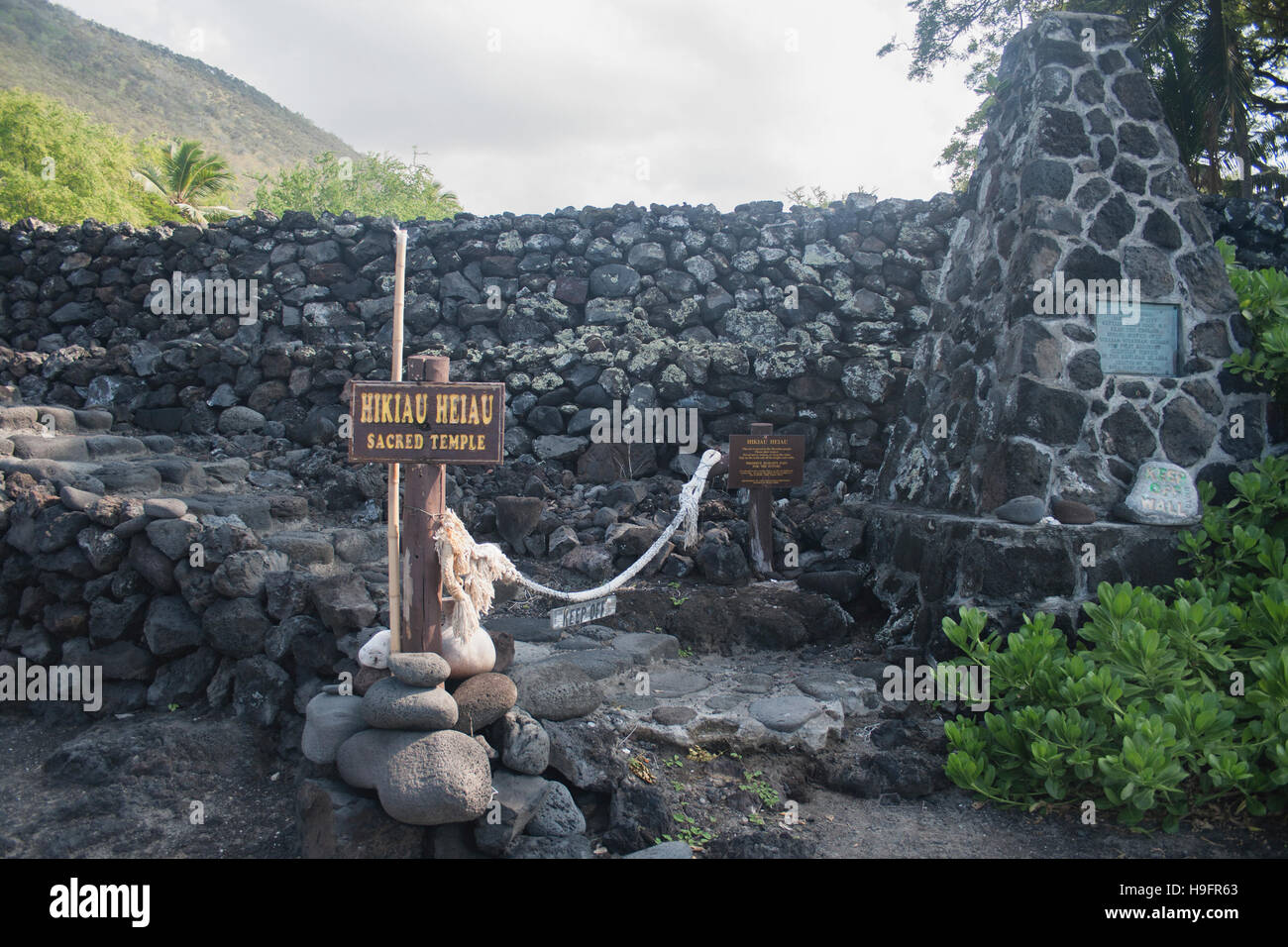 Situado en Napo'opo'o Playa (Kealakekua Bay), el Heiau Hikiau es un antiguo templo hawaiano sitio que fue construido por el Rey Kalani'opu'u. Es un luakini Foto de stock