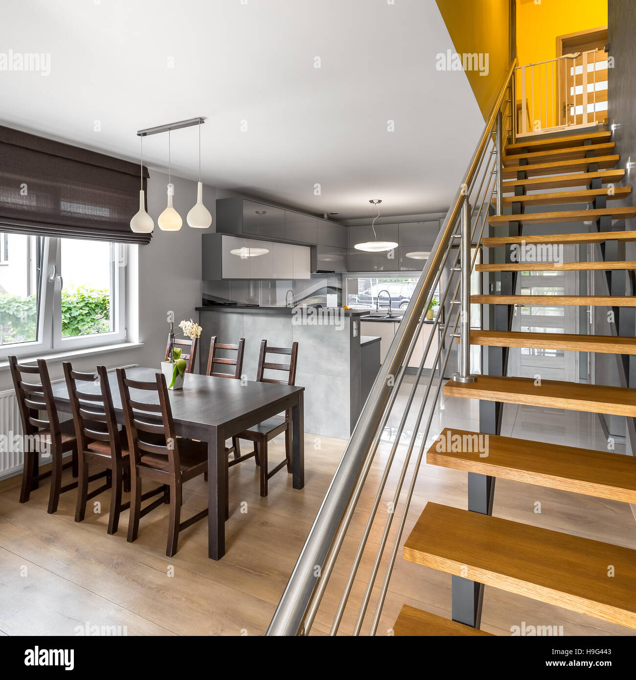 Escaleras de cocina fotografías e imágenes de alta resolución - Alamy