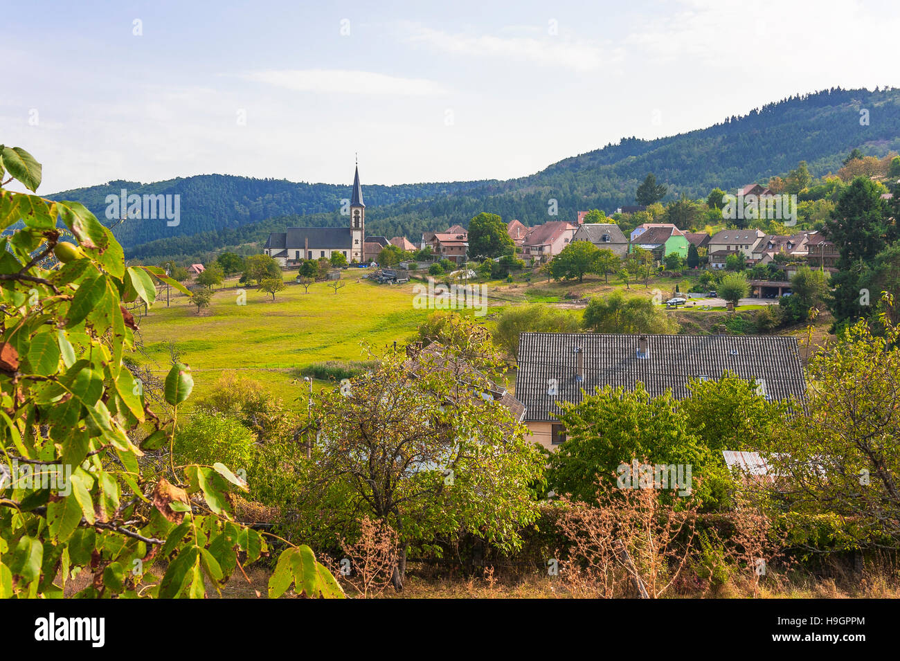 Thannenkirch, pueblo típico de los Vosgos, Alsacia, Francia Foto de stock