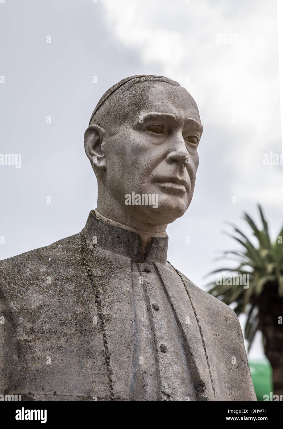 Estatua del obispo Domingo Pérez Cáceres Foto de stock