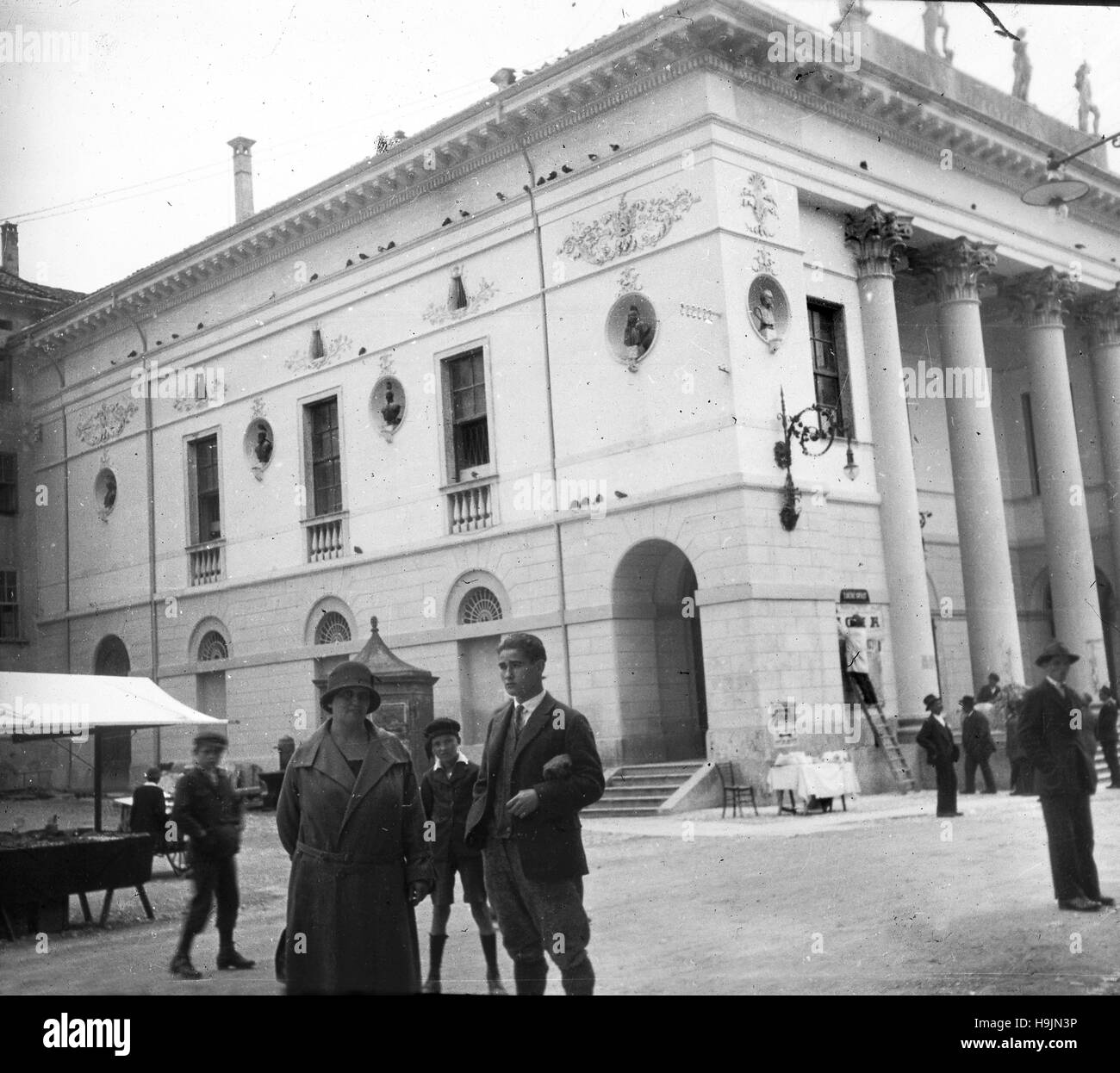 Teatro de Belluno, al norte de Italia 1924 Foto de stock