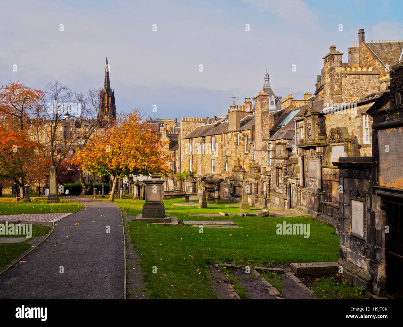 Reino Unido, Escocia, Edimburgo, Ciudad Vieja, vista de los Greyfriars Kirkyard. Foto de stock
