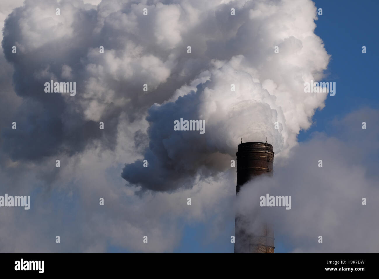 La contaminación del aire de la fábrica en Nottinghamshire, Inglaterra, Reino Unido. Foto de stock