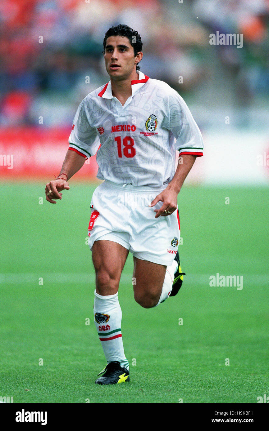 SALVADOR CARMONA MÉXICO 25 de junio de 1998 Fotografía de stock Alamy