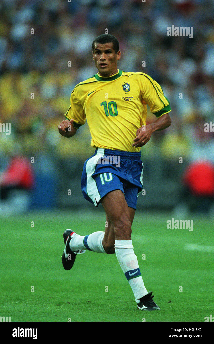 RIVALDO Brasil contra Francia el 12 de julio de 1998 Foto de stock