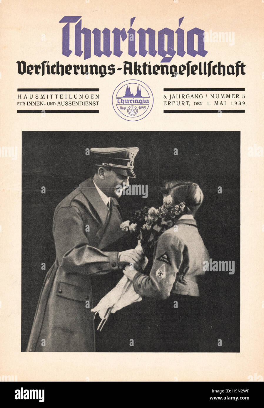 1939 Turingia Revista Hitler Youth Front Page chica saluda a Hitler Foto de stock
