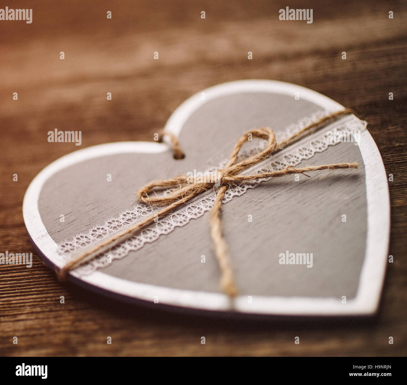 Corazon de madera fotografías e imágenes de alta resolución - Alamy