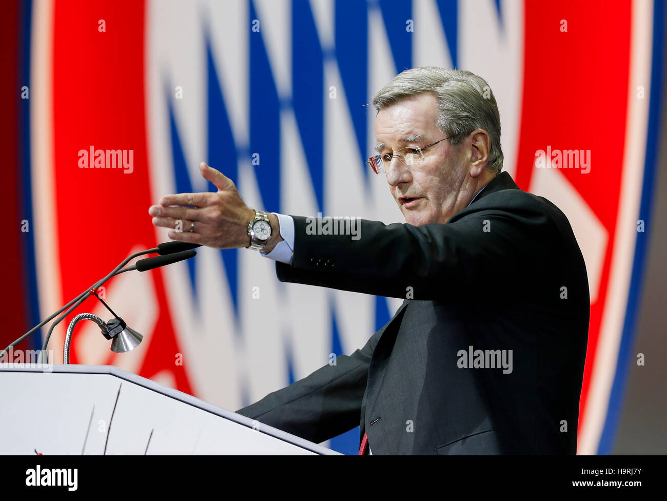 Munich, Alemania. 25 Nov, 2016. Karl HOPFNER (ex presidente FCB) FC Bayern Munich Reunión General Anual de la cúpula de Audi en Munich, 25 de noviembre de 2016, la temporada 2016/2017 .Crédito: Peter Schatz/Alamy Live News Foto de stock