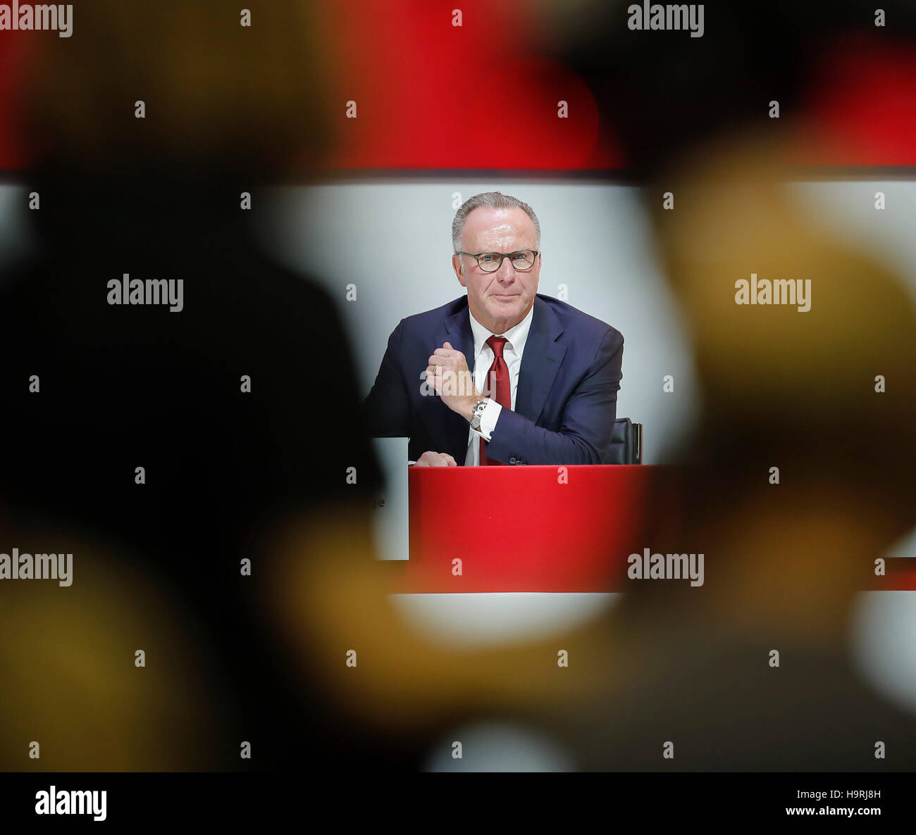 Munich, Alemania. 25 Nov, 2016. Karl-Heinz Rummenigge (CEO FCB AG) retrato FC Bayern Munich Reunión General Anual de la cúpula de Audi en Munich, 25 de noviembre de 2016, la temporada 2016/2017 .Crédito: Peter Schatz/Alamy Live News Foto de stock