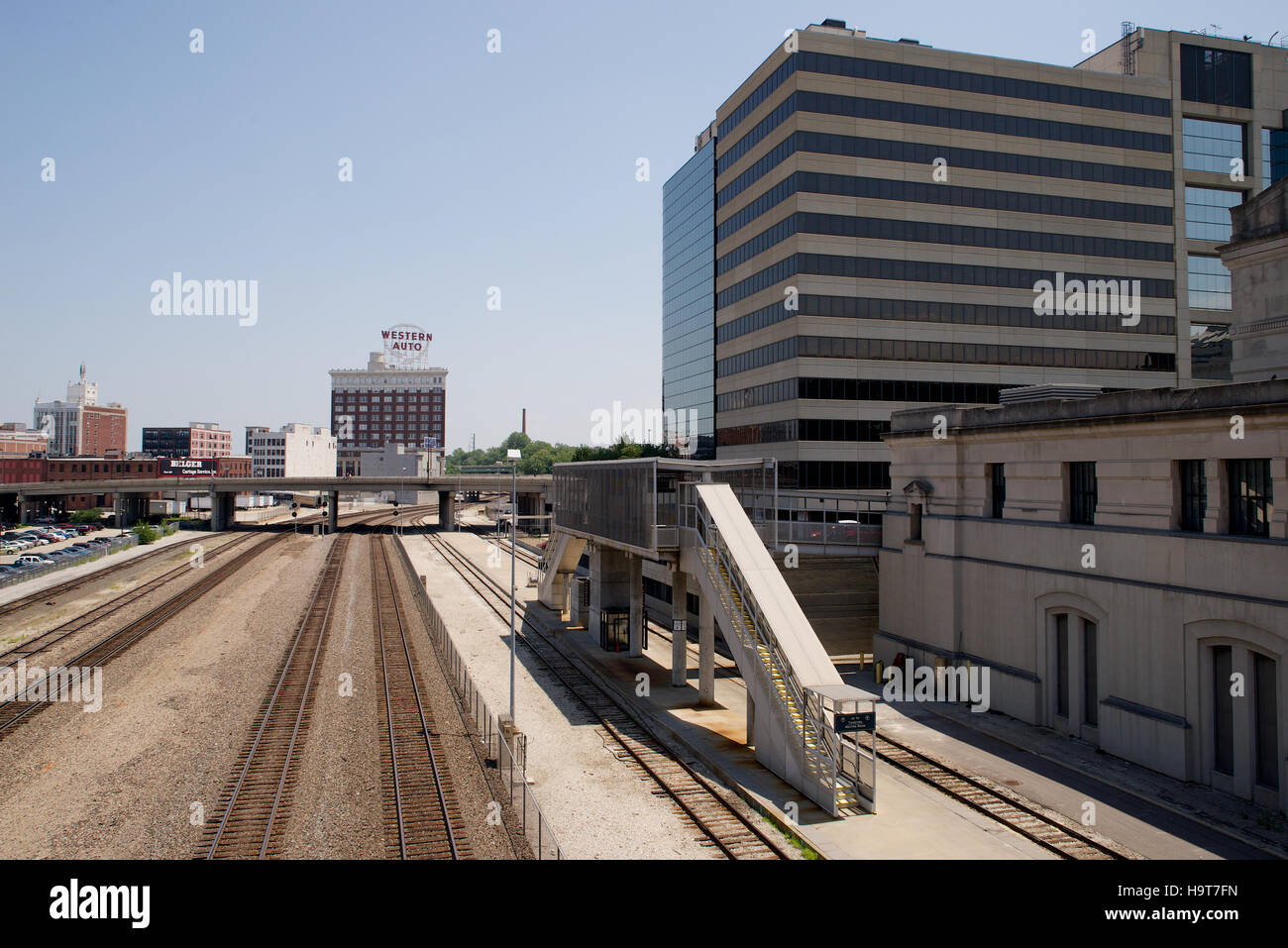 Vista general de la estación Union, Kansas City, Missouri, Estados Unidos. Incluyendo el edificio Western Auto, en el Grand Boulevard. Foto de stock