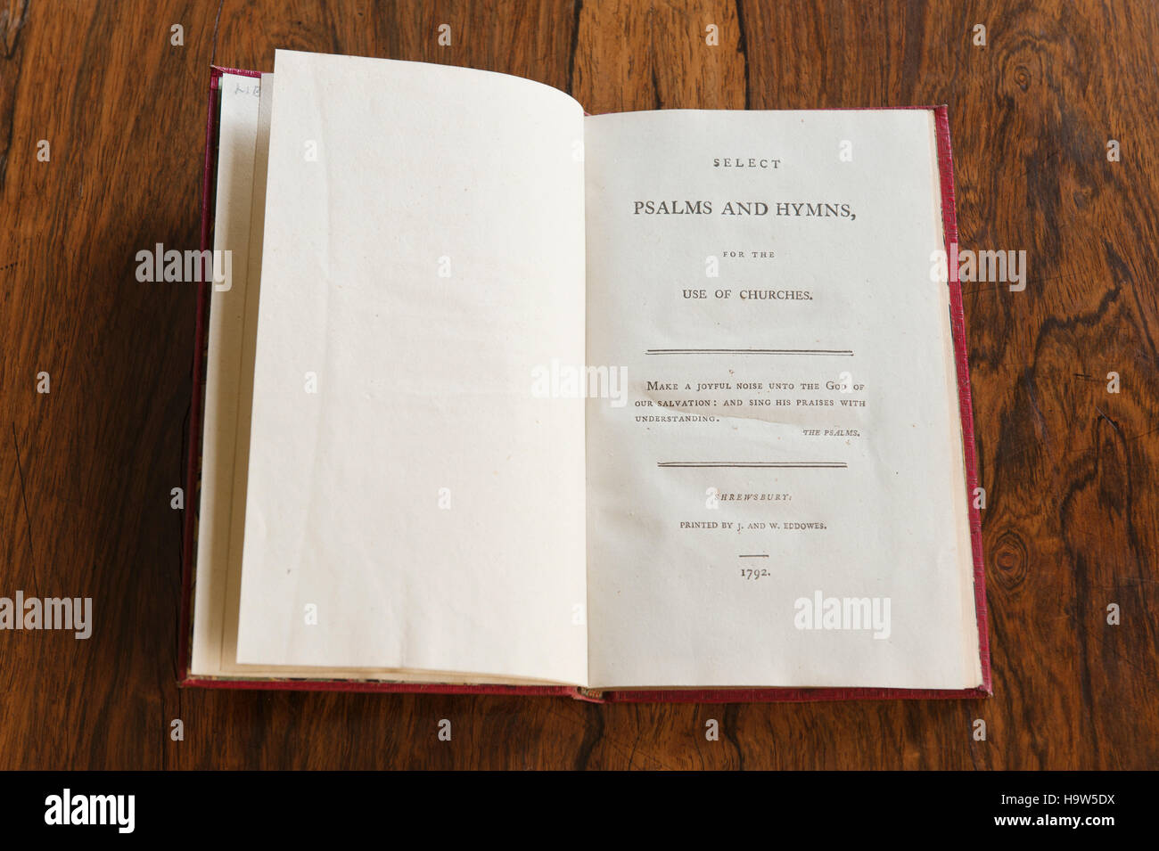 Libro en la biblioteca de la segunda Lord Berwick en Attingham Park, Shropshire Foto de stock