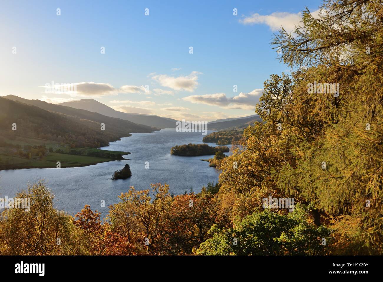 Vista de la reina durante el otoño en Perthshire, Escocia, Reino Unido Foto de stock