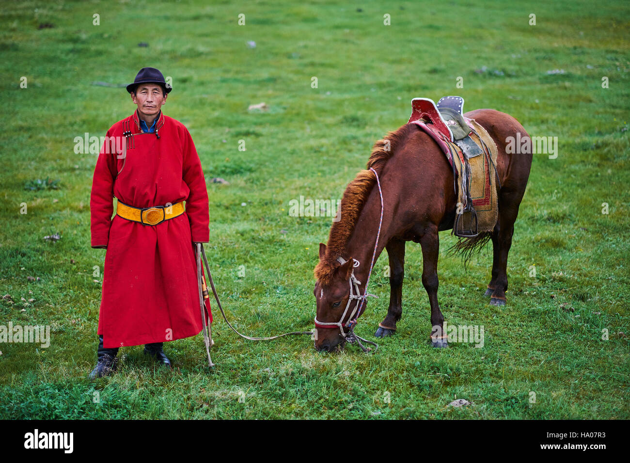 Mongolia, provincia Arkhangai, Mongol horserider en la estepa Foto de stock