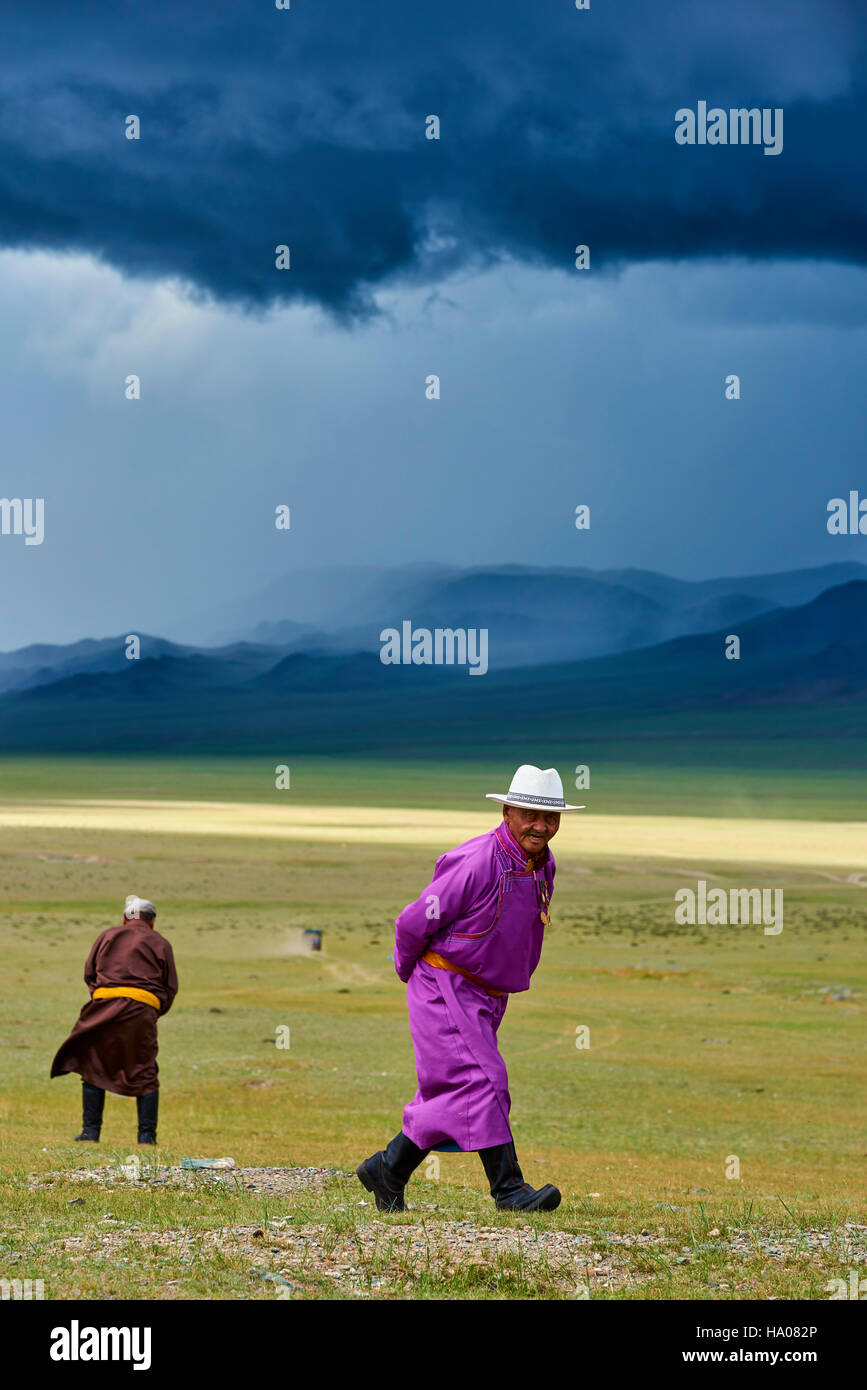 Mongolia, la provincia de Uvs, oeste de Mongolia, los nómadas en la estepa Foto de stock