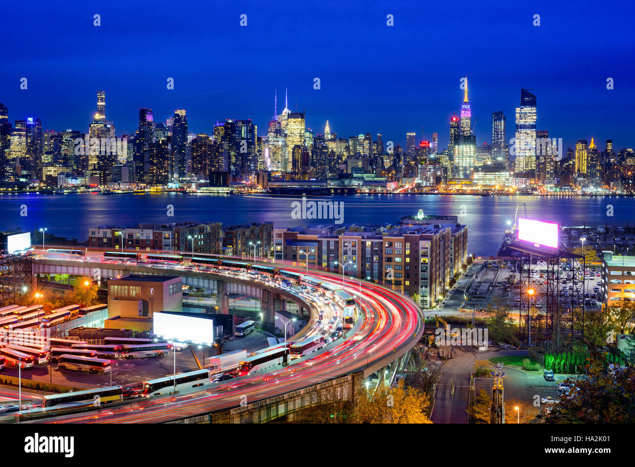 La Ciudad de Nueva York a través de la hélice de bucle. Foto de stock
