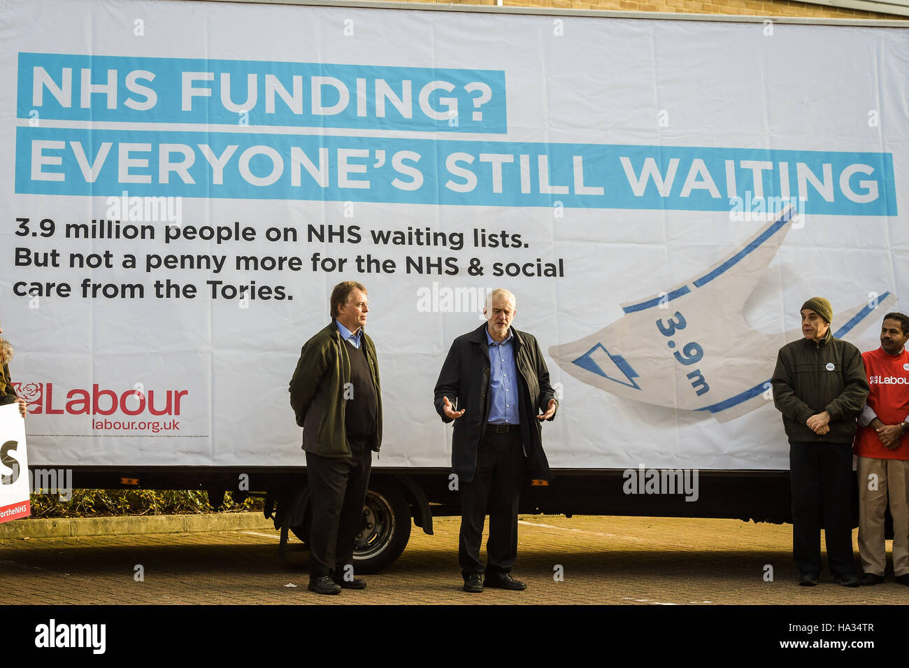 Líder laborista Jeremy Corbyn pronuncia un discurso como él lanza campaña de NHS del día laboral en Oxford. Foto de stock