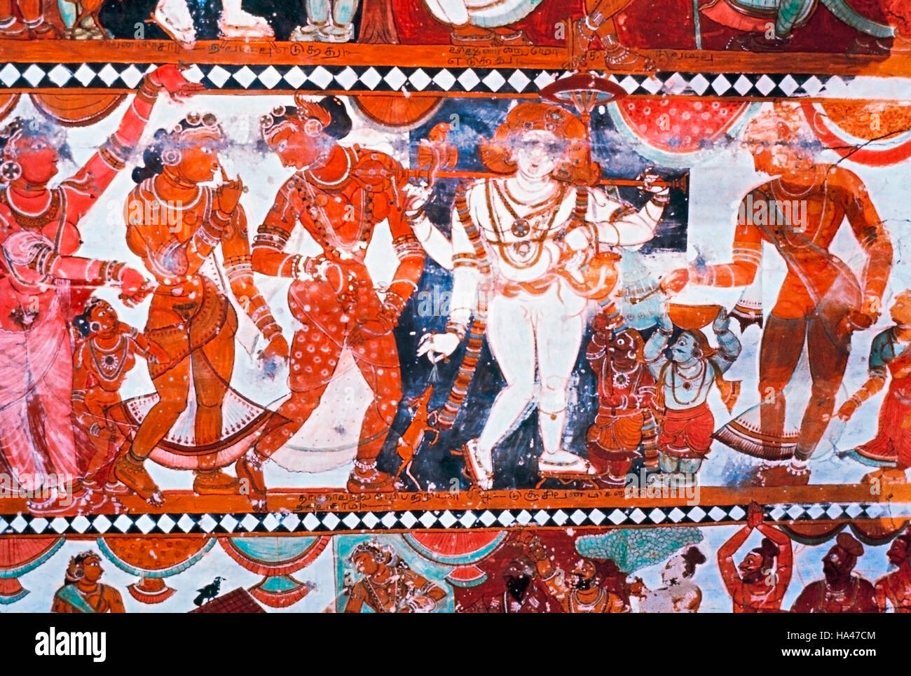 Pintura de las esposas de los Rishis en el techo del santuario Shiva Kamasundari. Templo Sri Nataraja. Chidambaram, Tamilnadu, India. Foto de stock