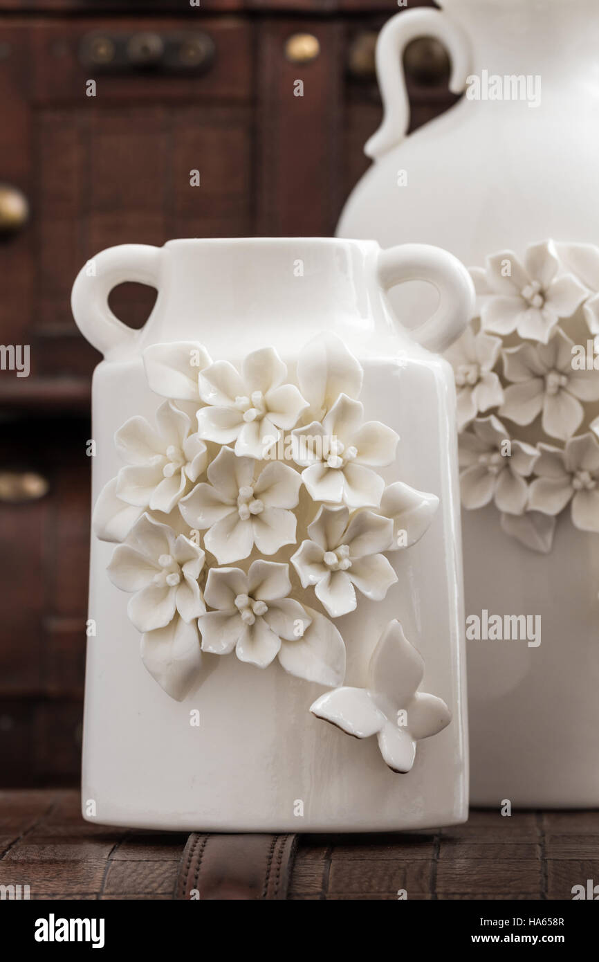 Diferentes Jarrones Blancos Decorativos Con Flores 3d Y Diseños De