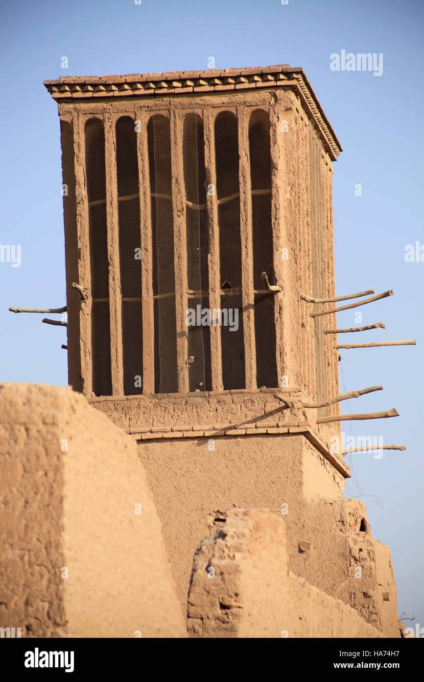 Badgir - torre de viento utilizados como un sistema de aire acondicionado  natural, Yazd, Irán Fotografía de stock - Alamy