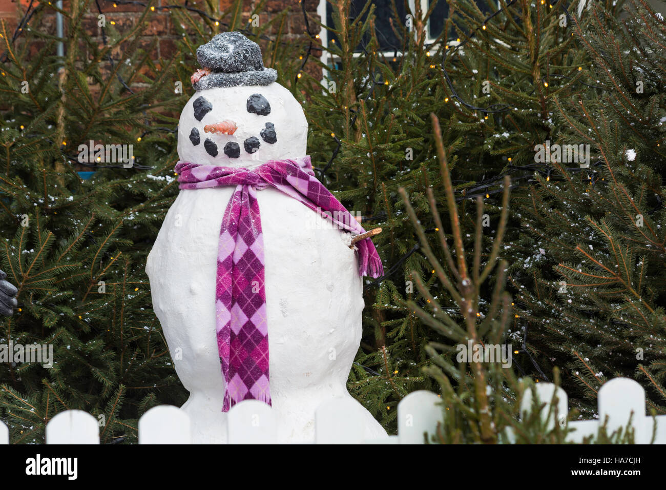 Muñeco de nieve artificial fotografías e imágenes de alta resolución - Alamy