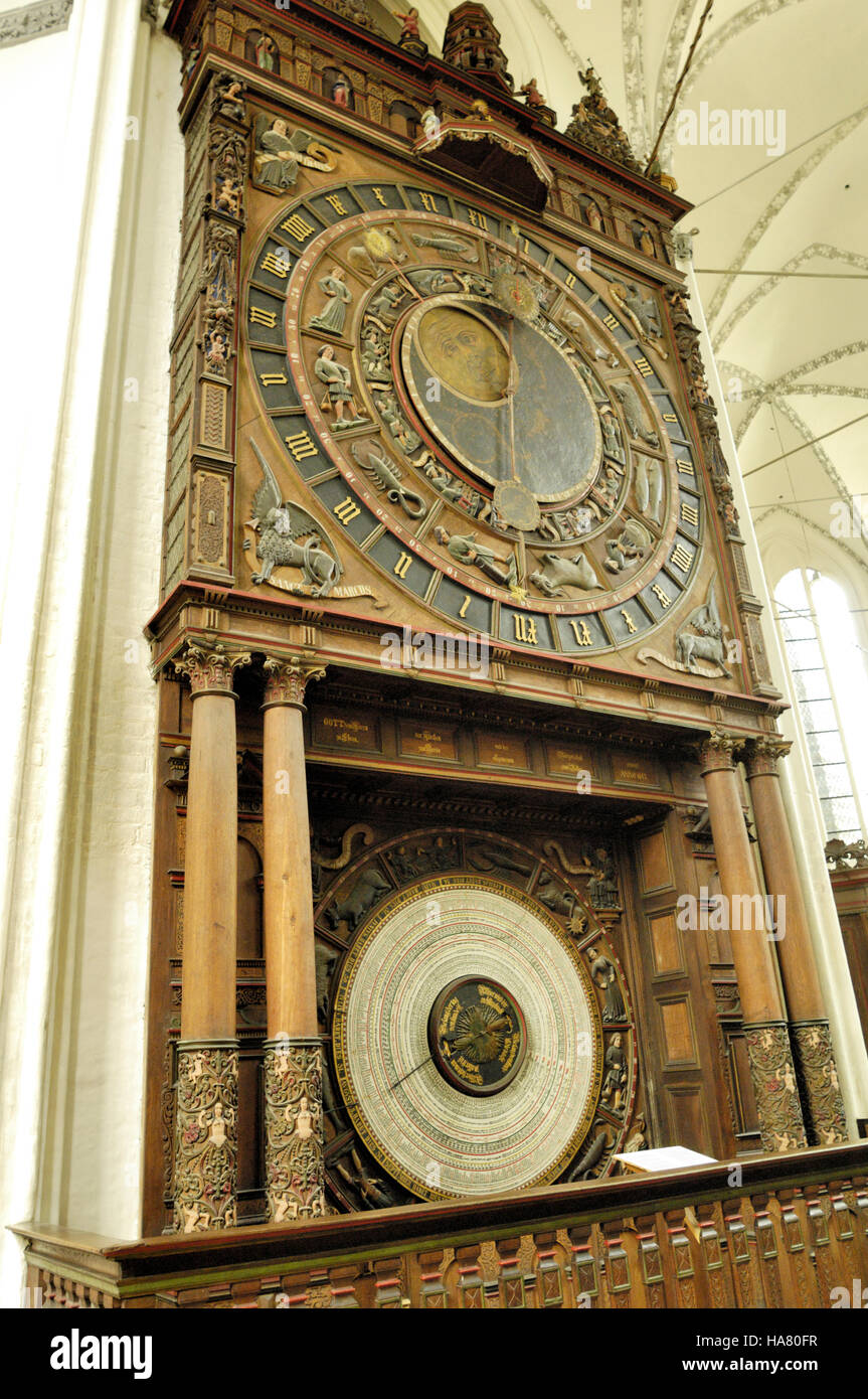 Rostock reloj astronómico, el reloj astronómico del siglo XV, en la iglesia  de Santa María, Rostock Fotografía de stock - Alamy