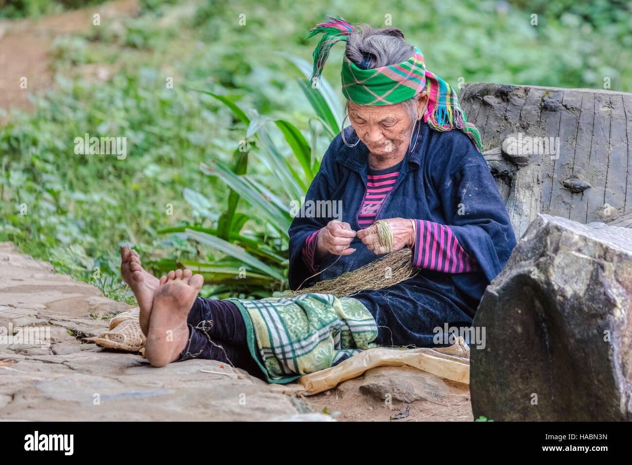Mujer de Hmong negro Cat Cat village, SAPA, Vietnam, Asia Foto de stock