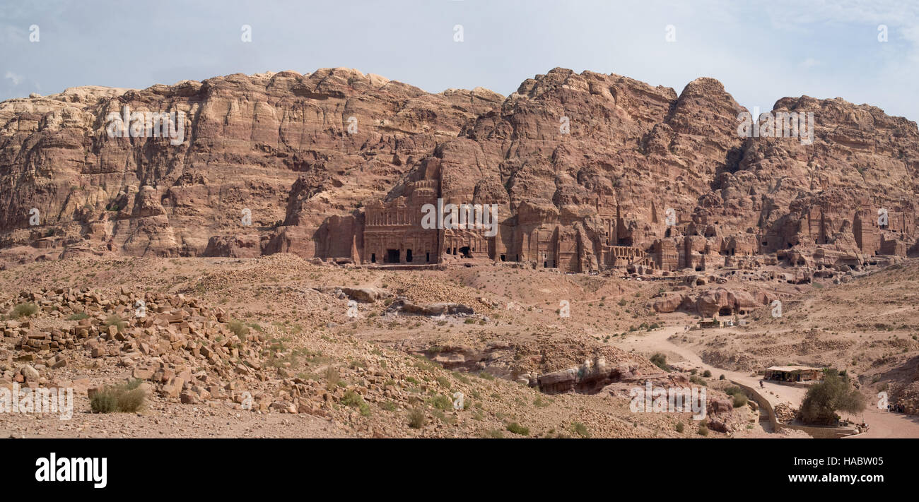 Jordania, Petra. Tumbas reales en la parte sur de la ciudad Foto de stock