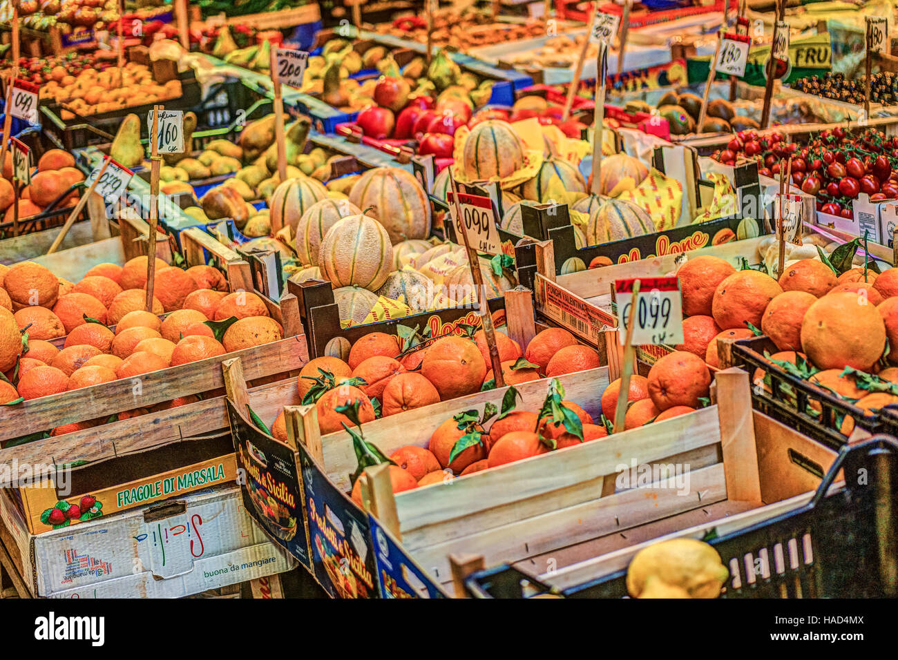 Hortalizas frescas en un mercado en Palermo Foto de stock