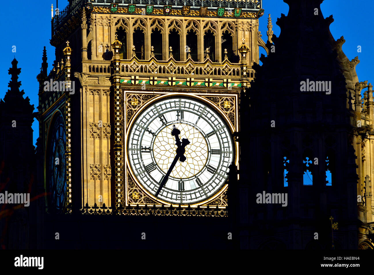 Londres, Inglaterra, Reino Unido. Big Ben (Elizabeth Tower), las Casas del Parlamento, Westminster Foto de stock