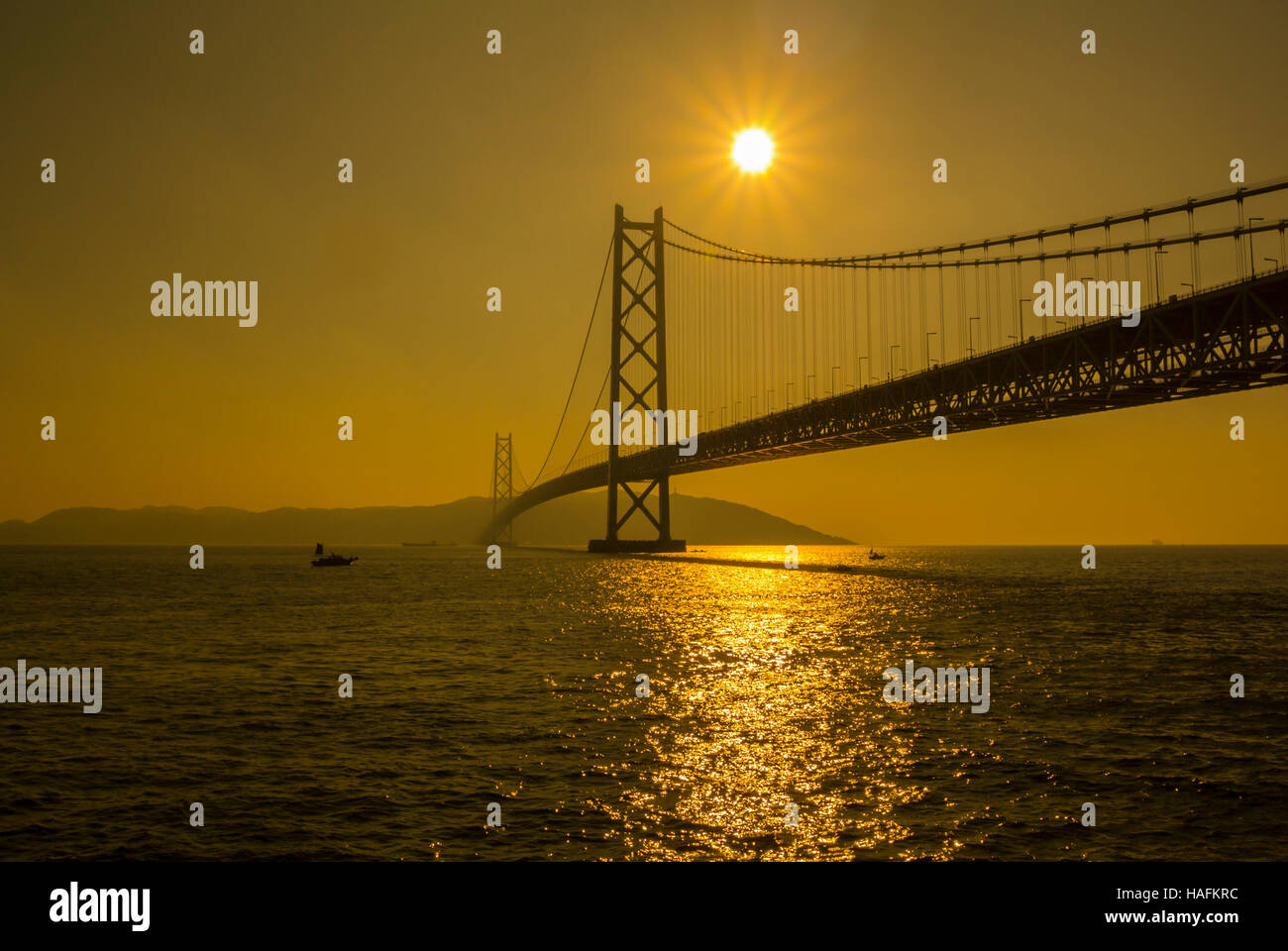 Puente Akashi Kaikyo Japón Hyogo Maiko Foto de stock