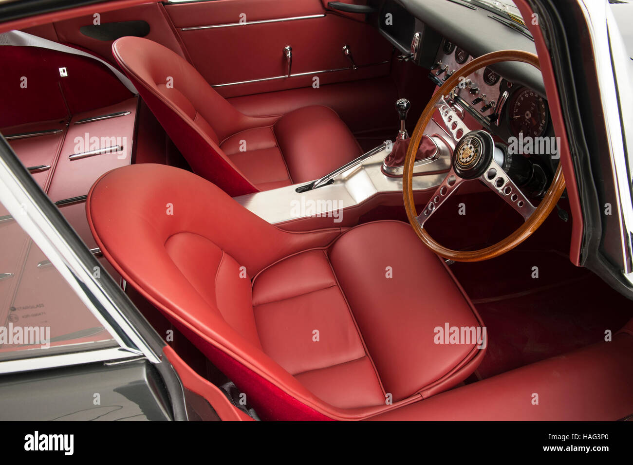 Asientos de carro rojos fotografías e imágenes de alta resolución - Página  8 - Alamy