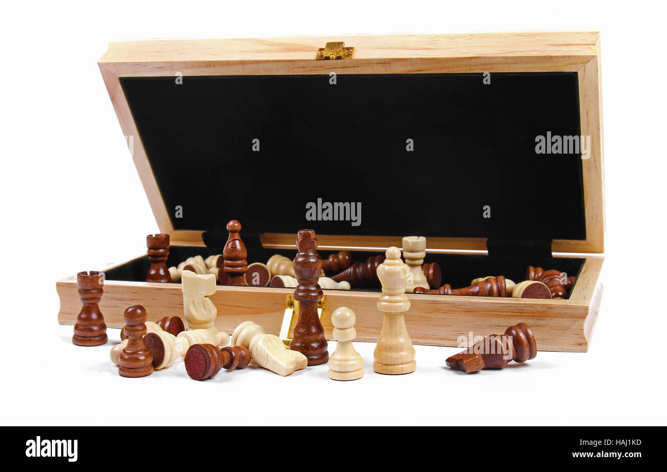 Caja con piezas de ajedrez Foto de stock