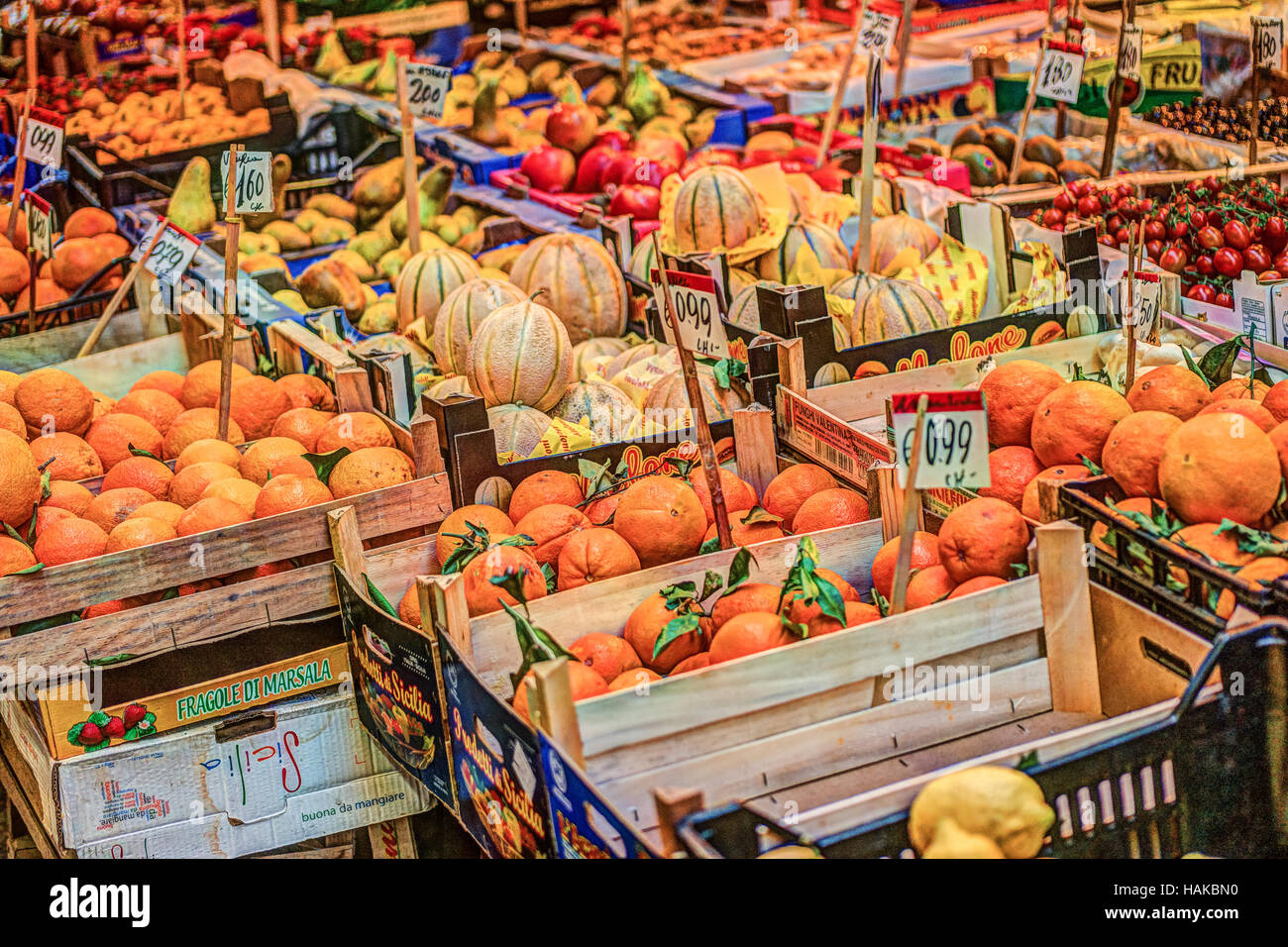 Hortalizas frescas en un mercado en Palermo Foto de stock