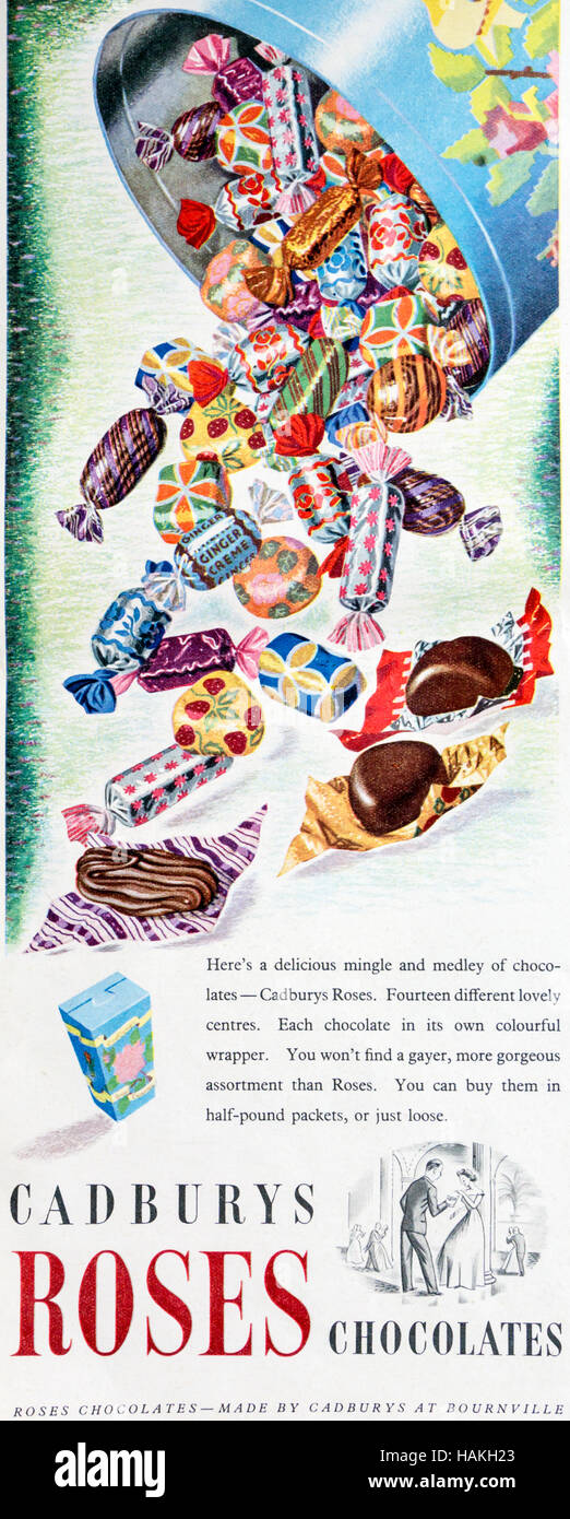 Una revista de 1950 Anuncio publicitario rosas chocolates Cadbury. Foto de stock