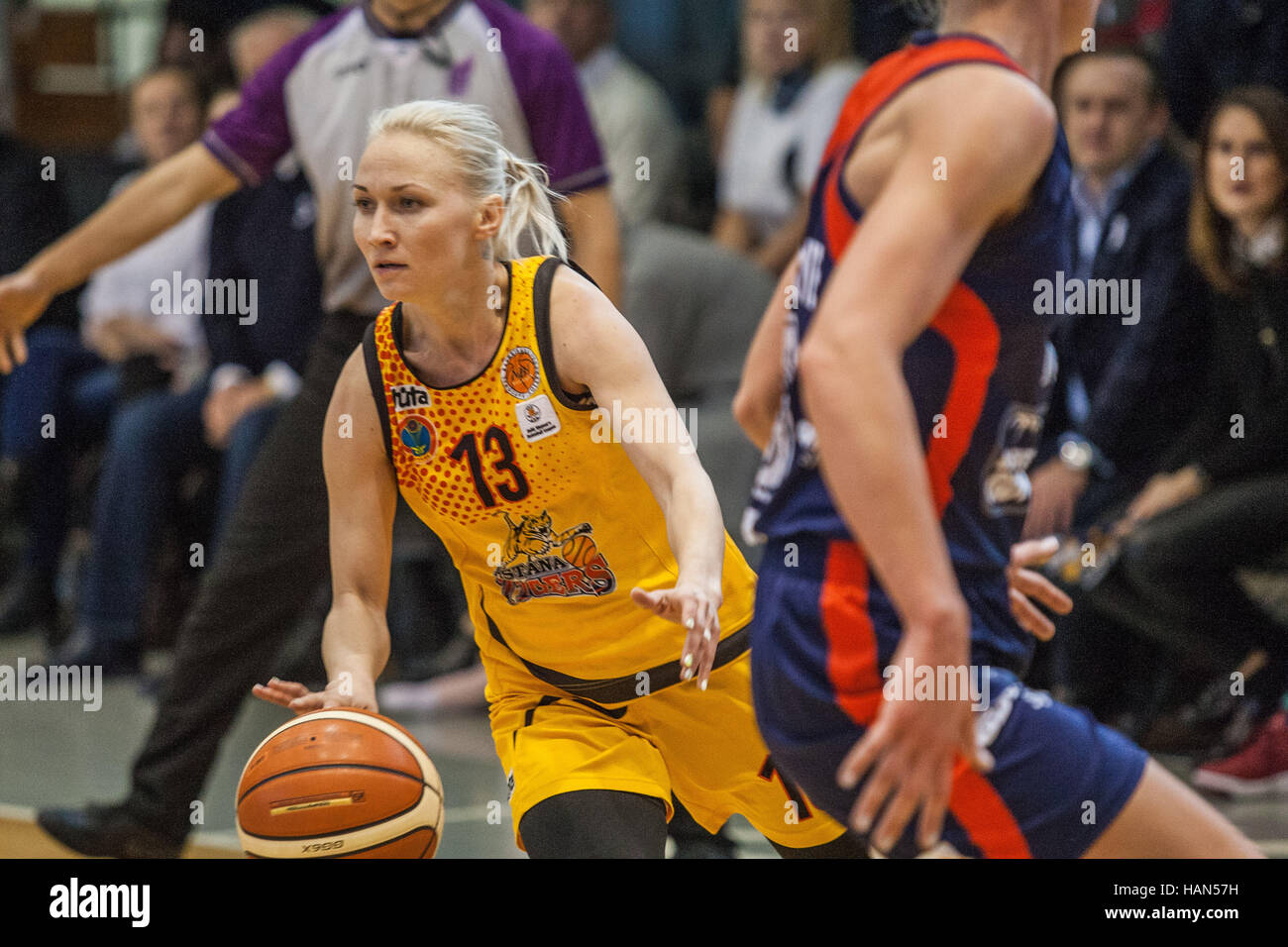 Gdynia Polonia 3 Dic 2016 Yekaterina Karnova 13 Del Astana Tigers En Accion Durante La Liga De Baloncesto De Mujeres De Europa Oriental Grupo B Eewbl Juego Entre Tigres De Astana Kazajstan