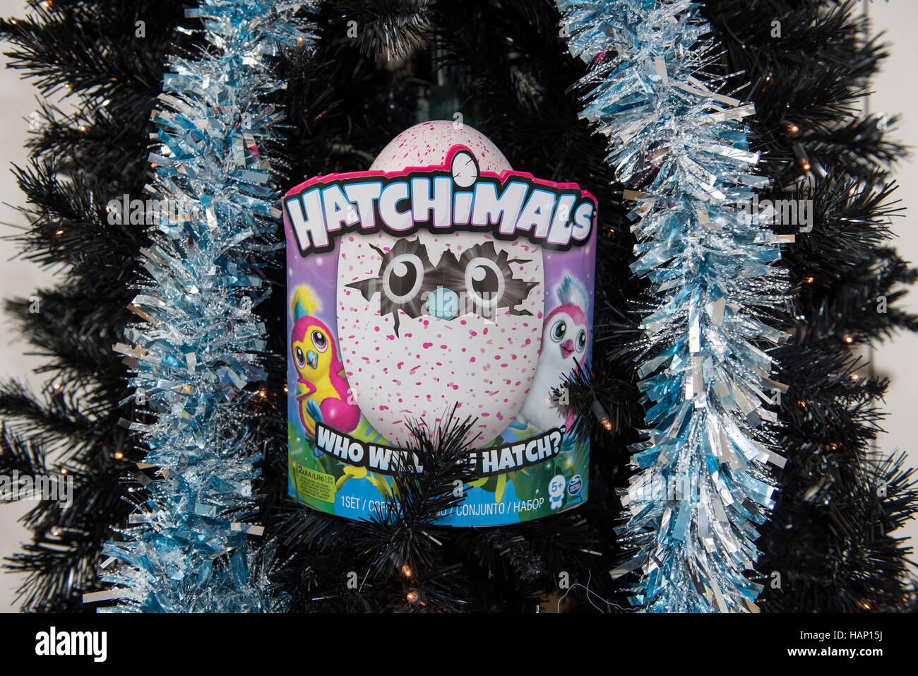 Hatchimals - debe tener el juguete de Navidad de 2016 Fotografía de stock -  Alamy