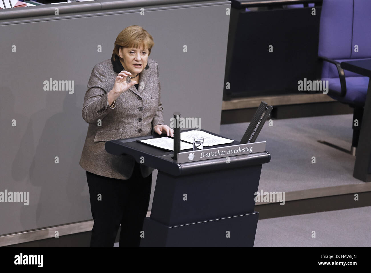 Merkel en el Bundestag - Consejo Europeo Foto de stock