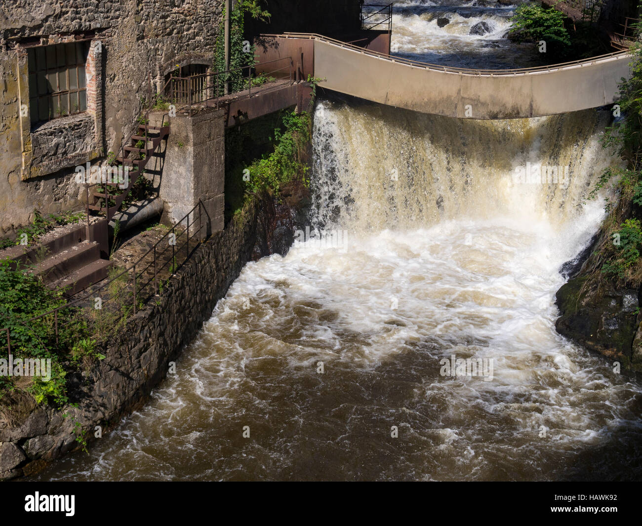 El río La Durolle, Le Creux de l'Enfer, ciudad de Thiers, Puy-de-Dôme departamento, región de Auvergne, Francia. Foto de stock