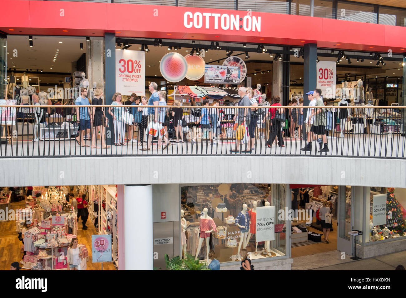 Cirugía Superior De tormenta Tienda de ropa de algodón en el mercado minorista, en Westfield Mall  Shopping Centre warringah,Sydney,Australia Fotografía de stock - Alamy