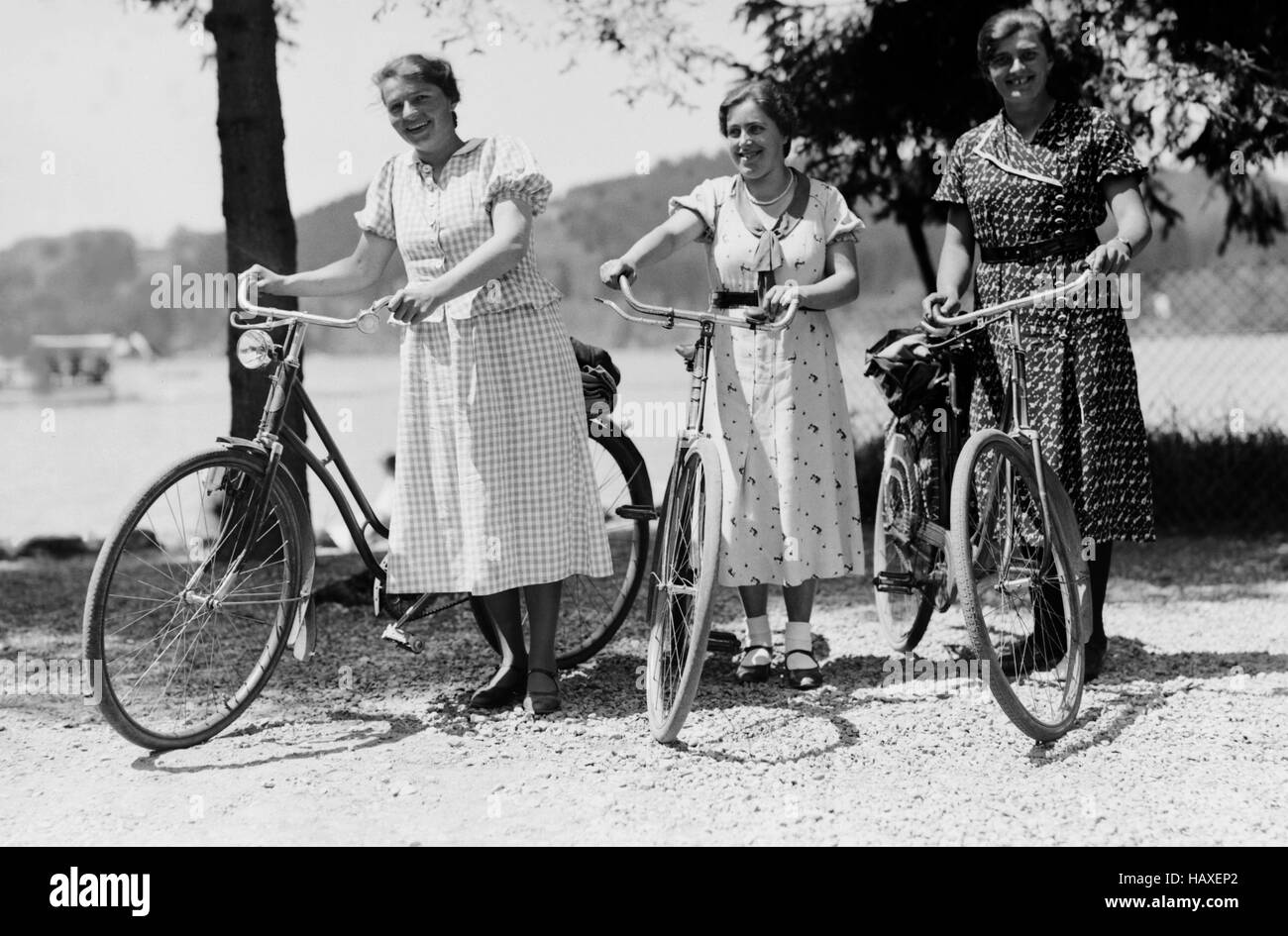 Grupo ciclista en Titisee Foto de stock