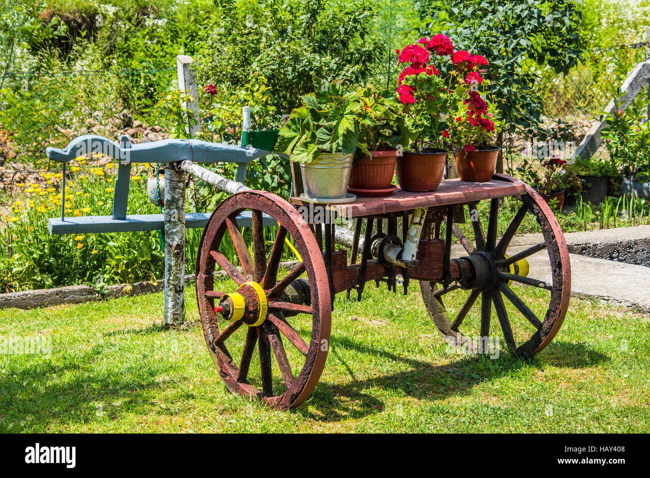 Carro de jardin fotografías e imágenes de alta resolución - Alamy