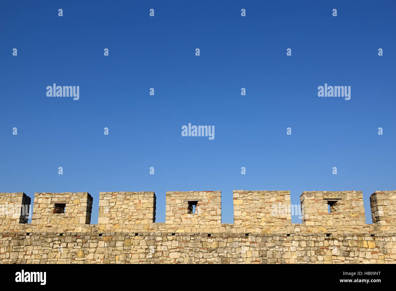 Muralla del Castillo almenas, fortaleza de Kalemegdan, Belgrado, Serbia Foto de stock